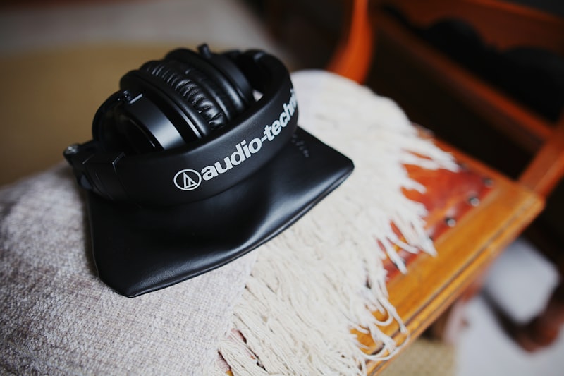 Bose QuietComfort 45 Over-Ear Headphones (White)