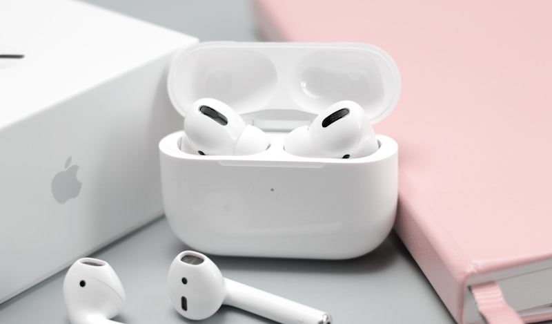 Apple EarPods USB-C In-Ear Headphones (White)